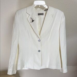VALERIE STEVENS PETITE White Linen Blend Blazer. Size 10P